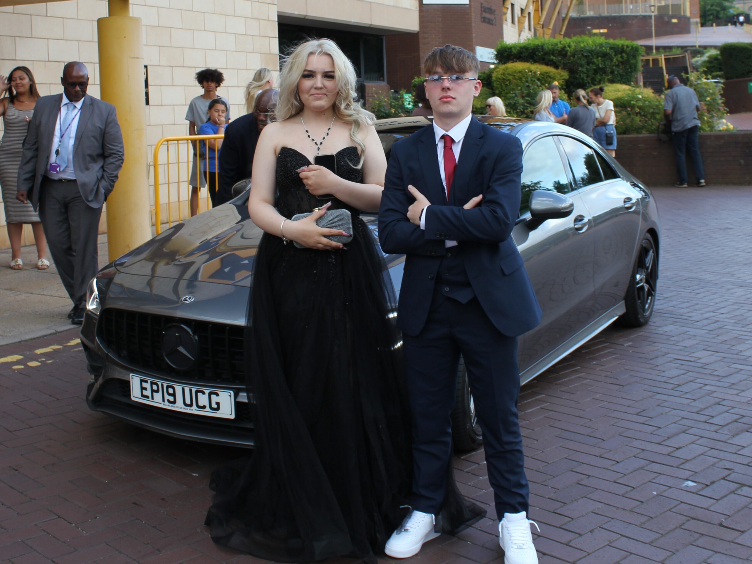 Perfect Prom Night As Year 11 Arrive In Style Moseley Park